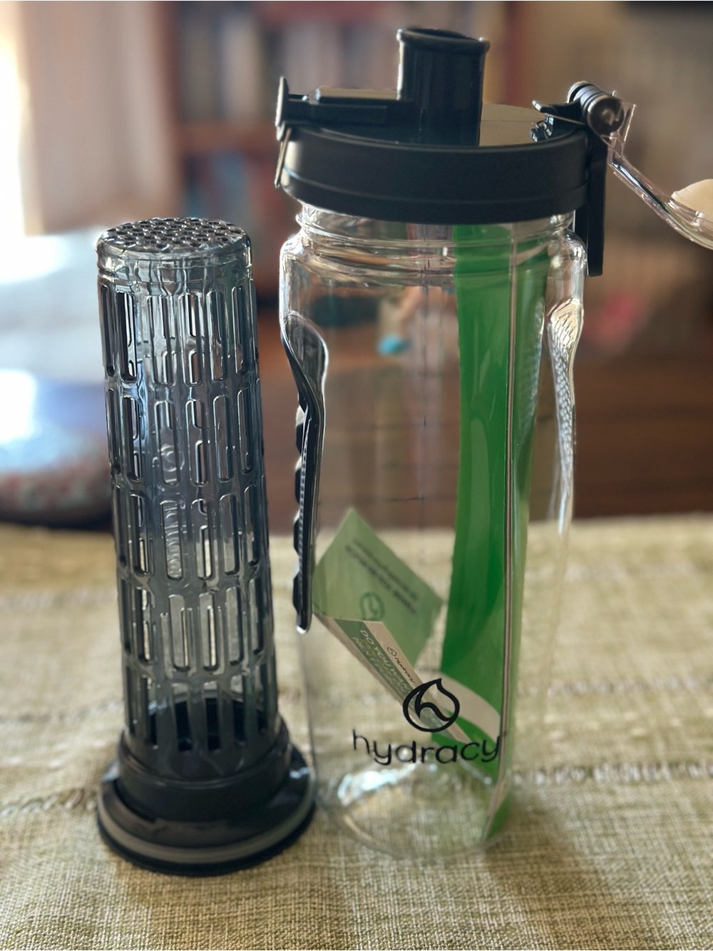 Hydracy 32 oz Fruit Infuser Water Bottle Charcoal Black w/ Sleeve NEW